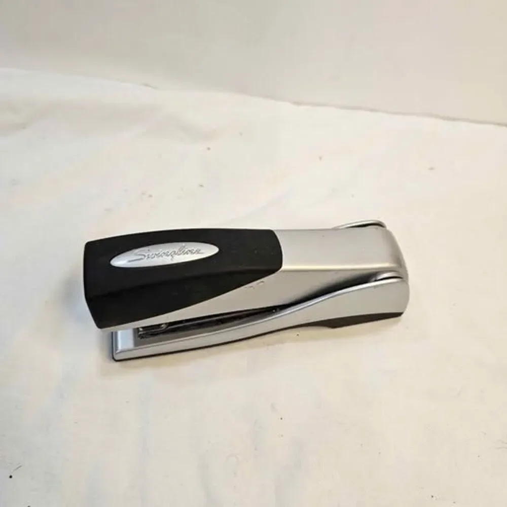 Swingline Desktop Stapler